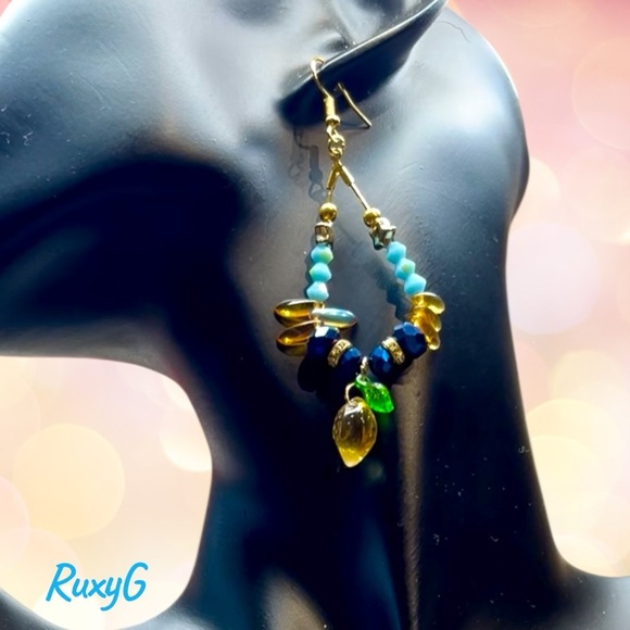 585. Gold and Blue Beaded Lemon 🍋 Earrings - Picture 5 of 6